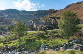 The Coppermines Mountain Cottages - Sawyers, Carpenters, Millrace, Sleeps 18